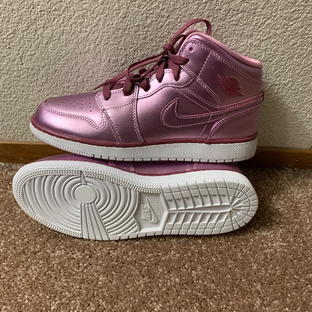 Metallic Pink Rose Air Jordan 1 Mid SE GS
